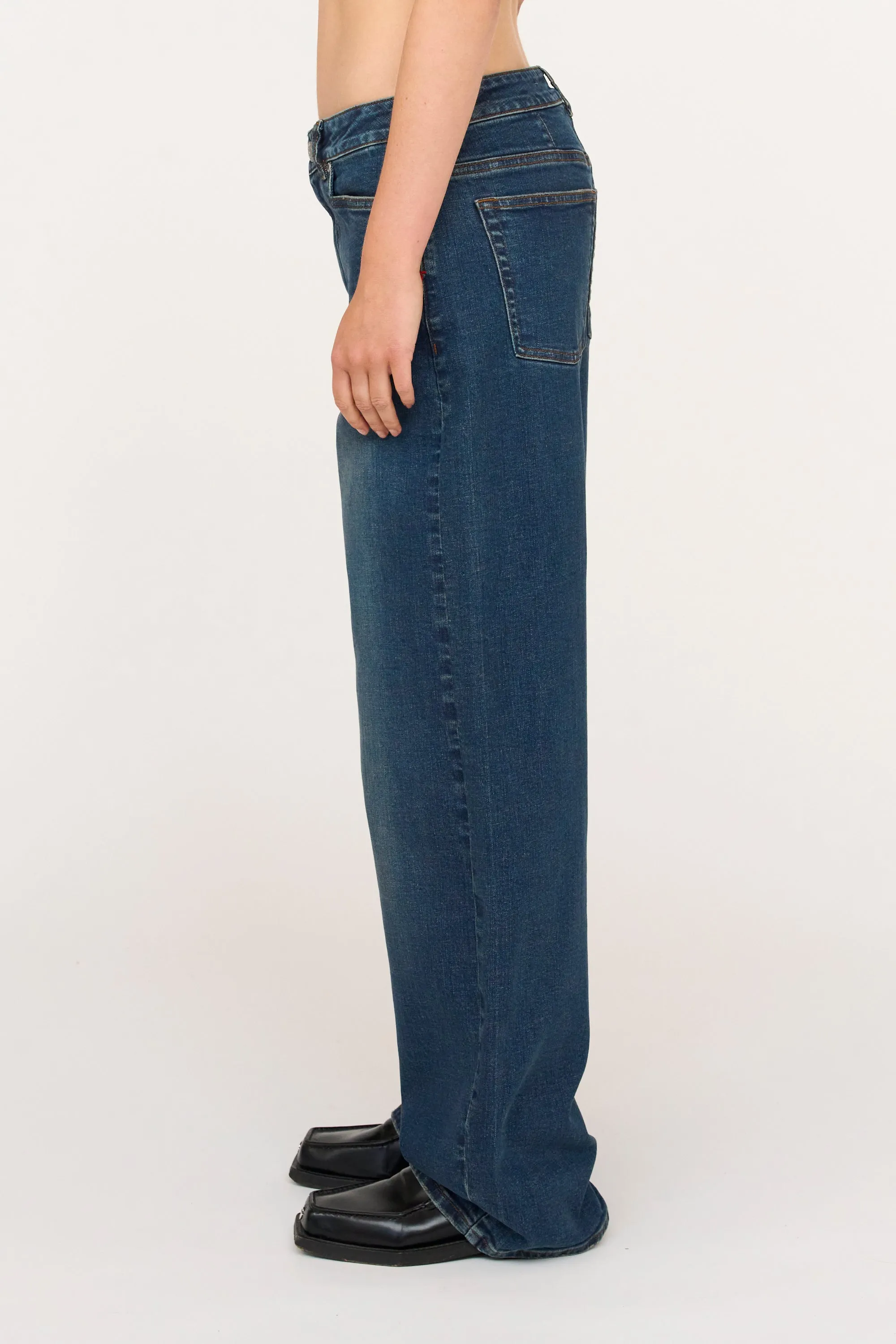 TRW-Kaia Slung Jeans Wash Riverside